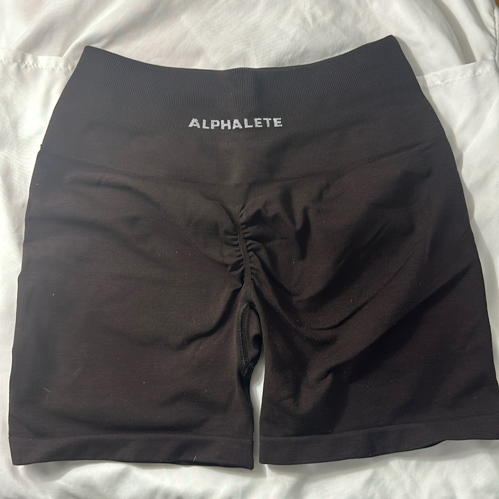 Alphalete Amplify Brown 4” Scrunch Butt Biker Short